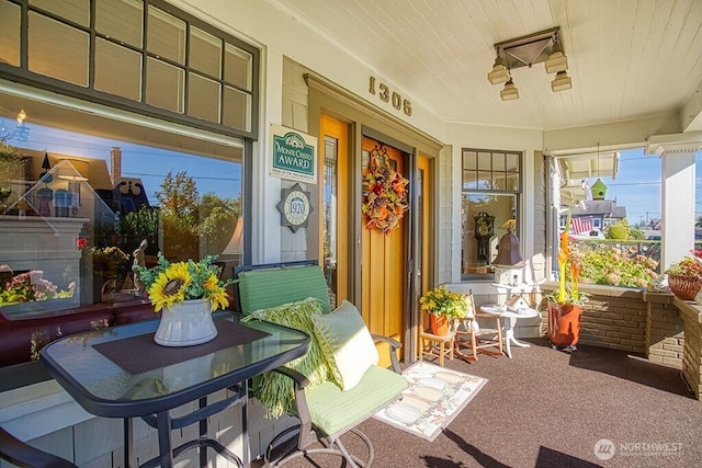 1305 10th St, Everett, WA 98201 - view of covered porch