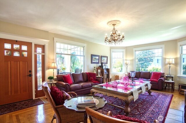 1305 10th St, Everett, WA 98201 - living area featuring a chandelier