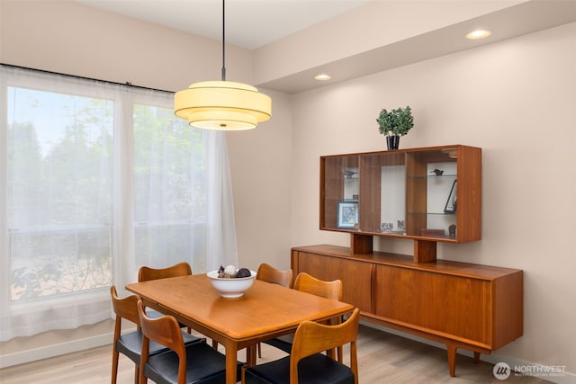 24507 SE 37th St, Sammamish, WA 98029 - dining area featuring light wood-style floors and recessed lighting