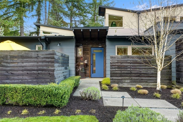 11116 SE 4th St, Bellevue, WA 98004 - view of front of house with fence