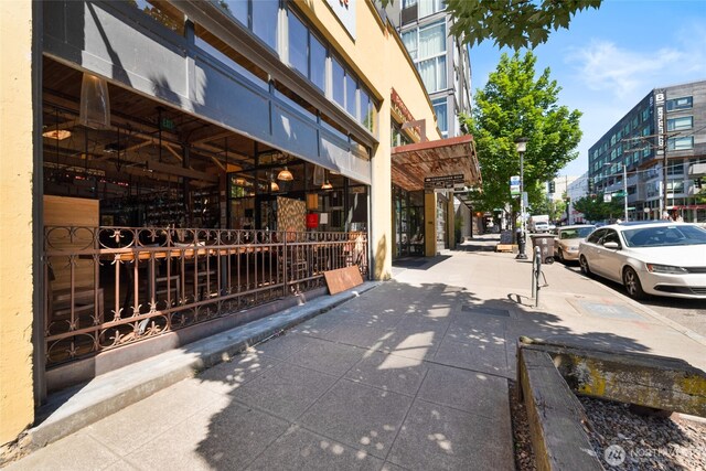 1408 12th Ave Unit 507, Seattle, WA 98122 - view of street featuring street lighting, curbs, and sidewalks