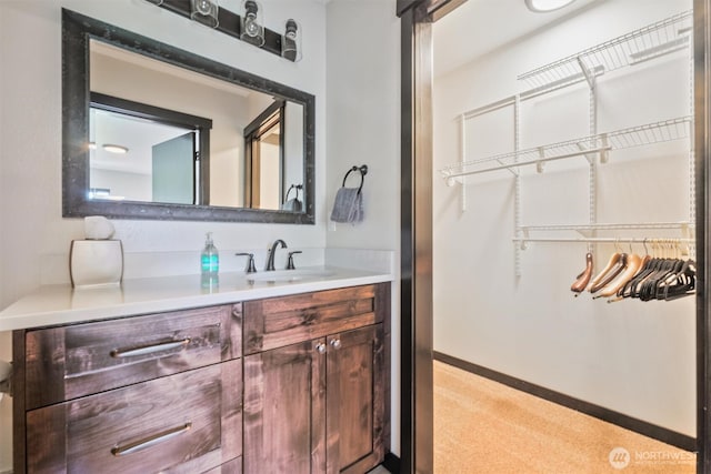701 Emerick Rd, Cle Elum, WA 98922 - bathroom featuring vanity and a walk in closet