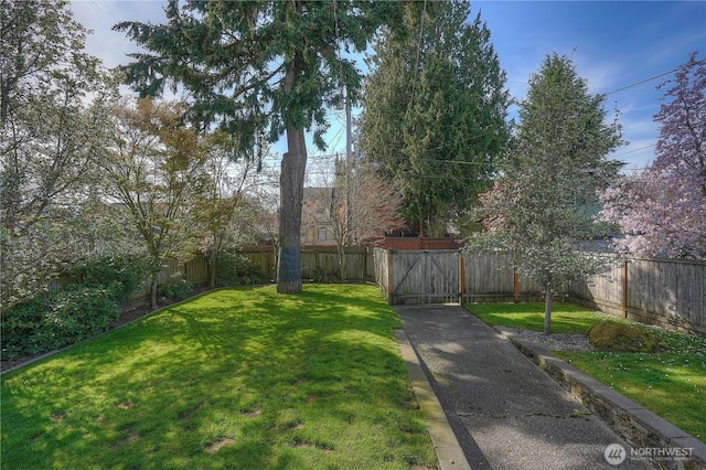 3018 N 13th St, Tacoma, WA 98406 - view of yard with a fenced backyard