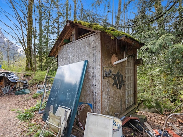 view of outbuilding featuring an outbuilding