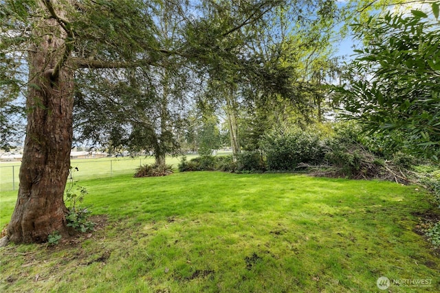 478 SW Judson Dr, Oak Harbor, WA 98277 - view of yard featuring fence