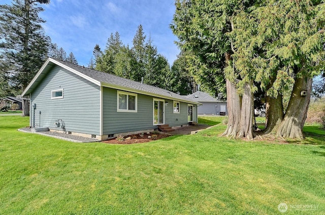 5786 Skagit Pl, Blaine, WA 98230 - back of property with entry steps and a lawn