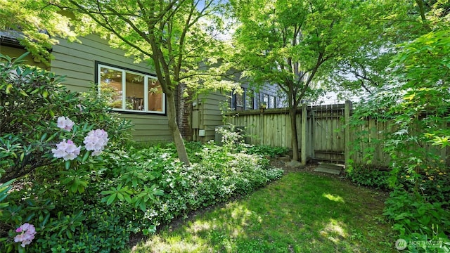 view of yard featuring fence