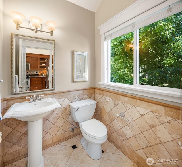 2826 21st Ave W, Seattle, WA 98199 - photo 14