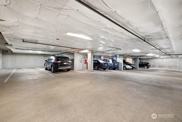 12334 31st Ave NE Unit 305, Seattle, WA 98125 - view of parking deck