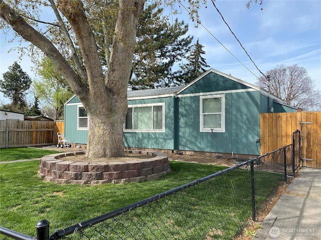 105 E 13th Ave, Kennewick, WA 99337 - view of front of home