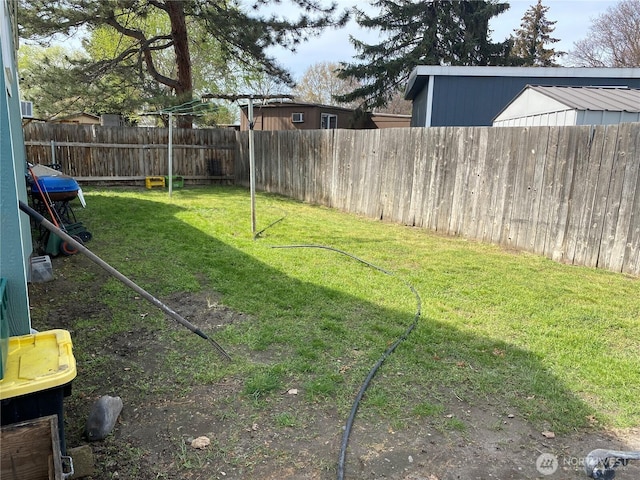 105 E 13th Ave, Kennewick, WA 99337 - view of fenced backyard