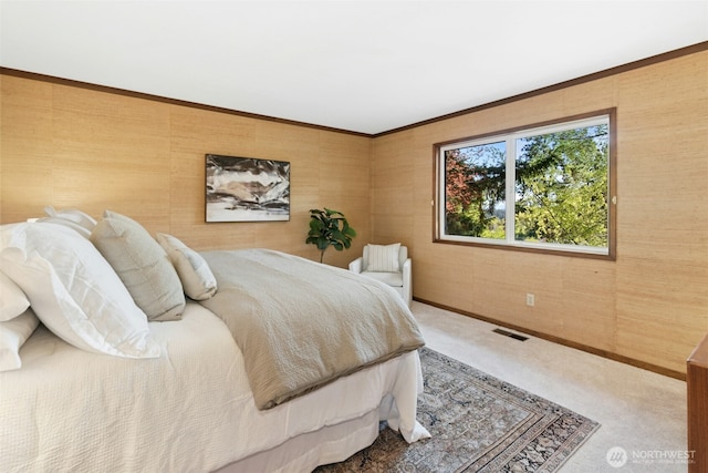 9376 Mercerwood Dr, Mercer Island, WA 98040 - bedroom with baseboards, ornamental molding, carpet flooring, and visible vents