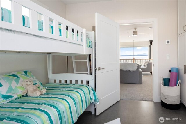 bedroom with carpet flooring