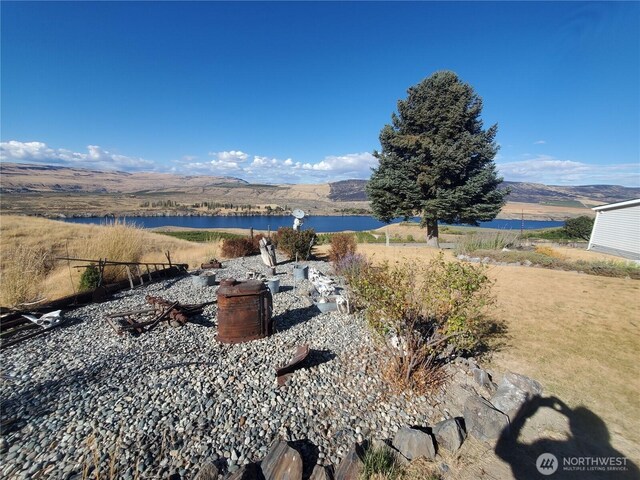 700 Pearl Hill Rd, Bridgeport, WA 98813 - water view with a mountain view