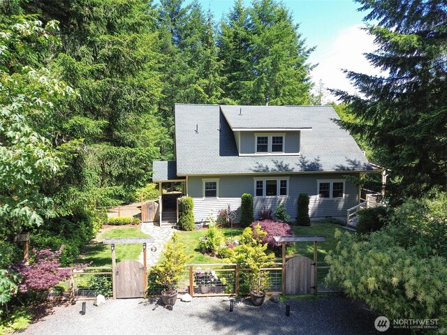 325 Evergreen View Pkwy, Port Angeles, WA 98363 - view of front of property with fence and a gate