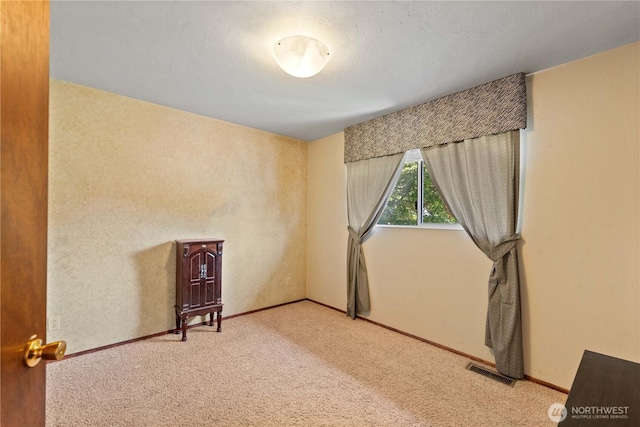 26 Pershing St, Wenatchee, WA 98801 - spare room with carpet flooring and baseboards