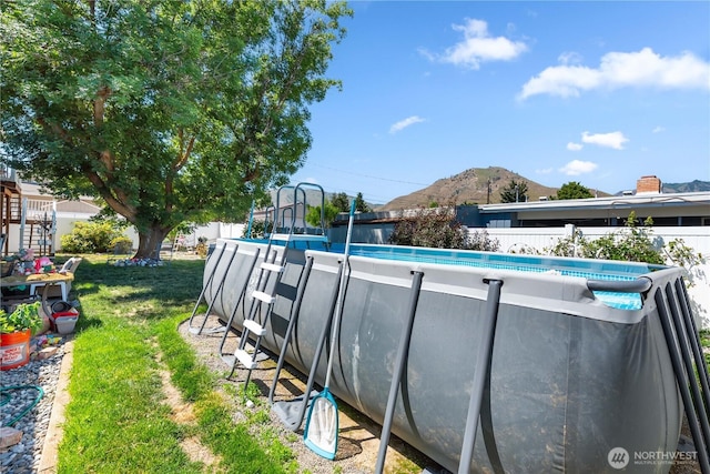 26 Pershing St, Wenatchee, WA 98801 - view of pool featuring a mountain view