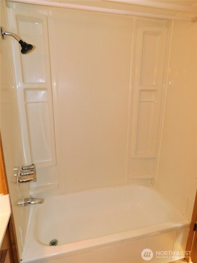 18329 32nd Ave S, Seatac, WA 98188 - bathroom with shower / bathing tub combination and vanity