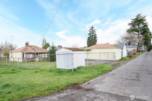 1257 S Ridgewood Ave, Tacoma, WA 98405 - exterior space featuring fence