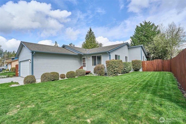 21850 SE 271st Pl, Maple Valley, WA 98038 - ranch-style house featuring driveway, a garage, a front yard, and fence