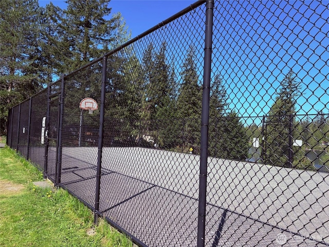 21850 SE 271st Pl, Maple Valley, WA 98038 - view of sport court featuring fence and community basketball court