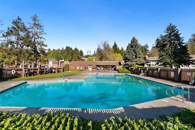 pool with fence