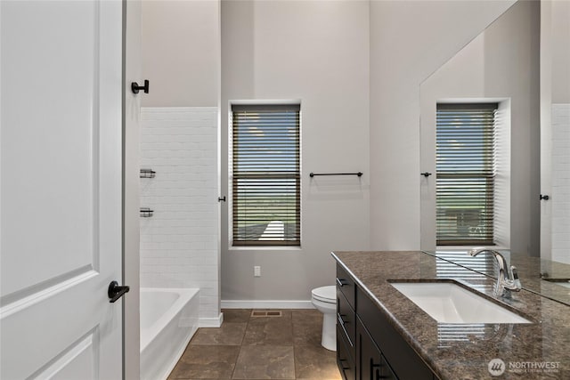 2351 Lower Green Canyon Rd, Ellensburg, WA 98926 - full bath featuring visible vents, baseboards, toilet, vanity, and tile patterned floors