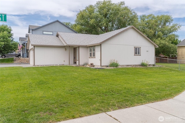 1310 W Virginia St, Moses Lake, WA 98837 - view of front facade featuring roof with shingles and driveway