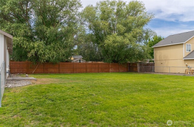 1310 W Virginia St, Moses Lake, WA 98837 - view of fenced backyard