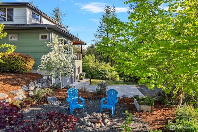 8996 Dearborn Ave, Blaine, WA 98230 - view of yard featuring a patio area