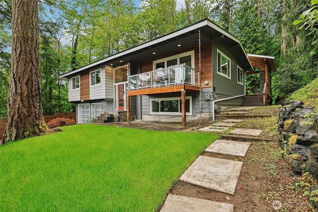 320 SW Forest Dr, Issaquah, WA 98027 - view of front of home with stairway and a front lawn