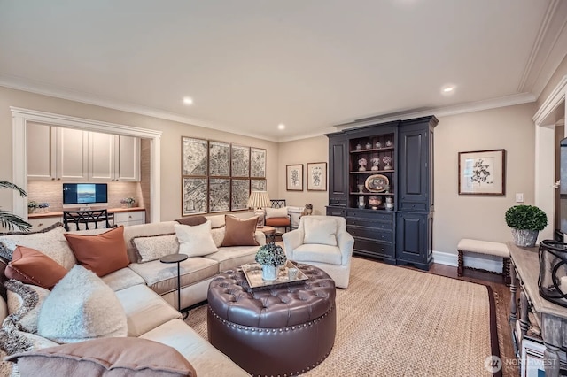 living room featuring recessed lighting, wood finished floors, baseboards, and ornamental molding