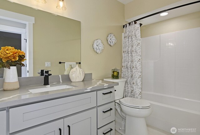 8536 S 114th St, Seattle, WA 98178 - full bath with toilet, vanity, and shower / bath combination with curtain