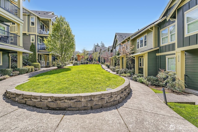 2546 NE Mulberry Walk, Issaquah, WA 98029 - surrounding community featuring a yard and a residential view
