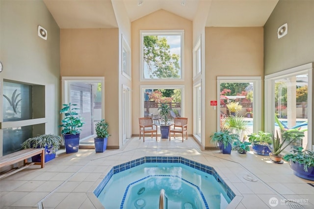 300 N 130th St Unit 8302, Seattle, WA 98133 - view of pool with a hot tub