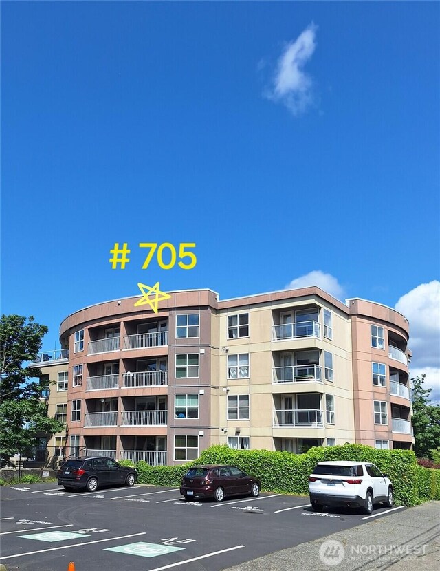530 Melrose Ave E Unit 705, Seattle, WA 98102 - view of apartment building / complex with uncovered parking