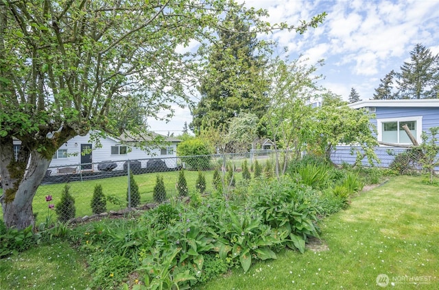 22332 10th Ave S, Des Moines, WA 98198 - view of yard