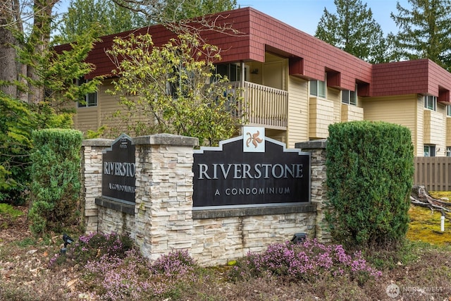 view of community / neighborhood sign