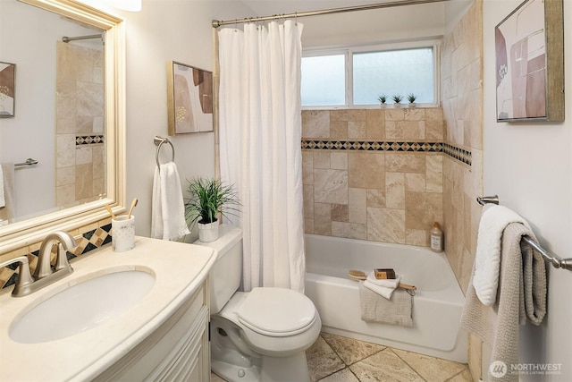 11820 NE 145th St, Kirkland, WA 98034 - full bath featuring toilet, vanity, and shower / bathtub combination with curtain