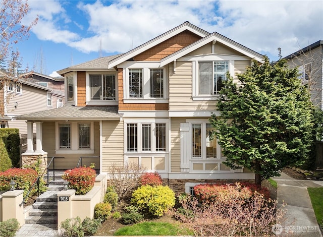 7018 117th Pl NE, Kirkland, WA 98033 - craftsman-style house featuring a shingled roof