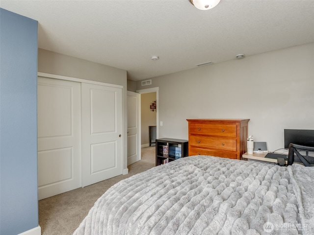 4206 NE 132nd St, Vancouver, WA 98686 - bedroom with visible vents, carpet, and a closet