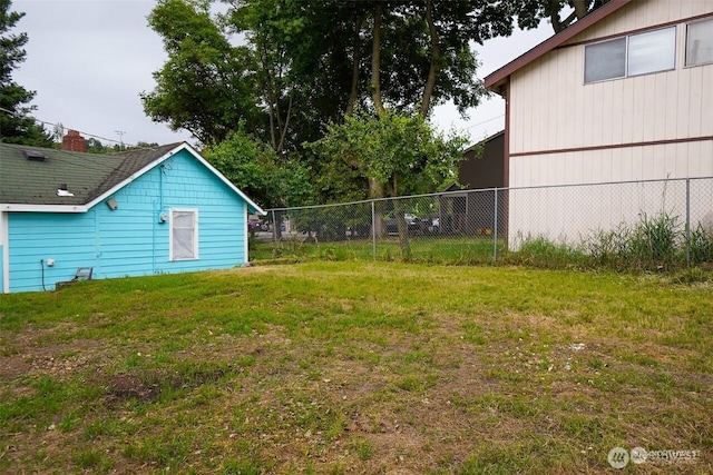 12501 50th Pl S, Seattle, WA 98178 - view of yard with fence