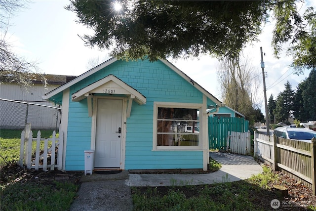 12501 50th Pl S, Seattle, WA 98178 - view of outdoor structure featuring fence