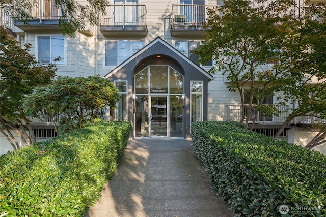 view of exterior entry