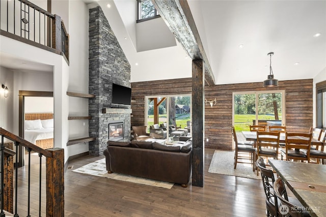 70 Monabel Ct, Cle Elum, WA 98922 - living area featuring hardwood / wood-style floors, high vaulted ceiling, and a wealth of natural light