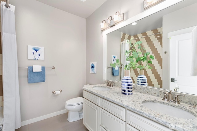 3048 39th Ave W, Seattle, WA 98199 - full bath with toilet, a shower with curtain, baseboards, and a sink