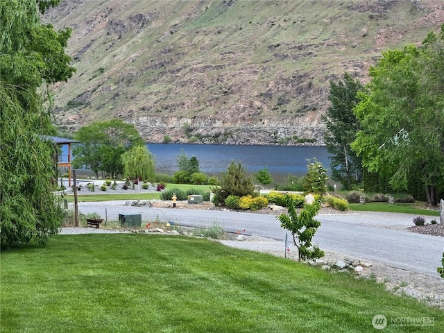 876 1st St, Chelan Falls, WA 98817 - water view