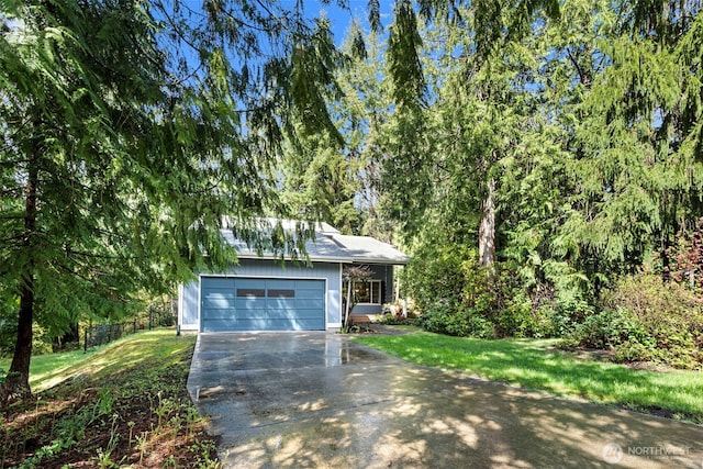 2336 Killarney Ct NW, Olympia, WA 98502 - garage featuring concrete driveway