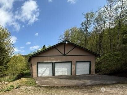 view of detached garage