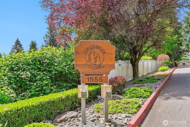 1555 Union Ave NE Unit 27, Renton, WA 98059 - community / neighborhood sign featuring fence